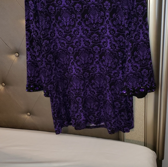 Top - Picture 1 of 2